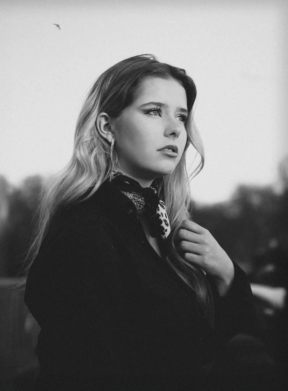 Portrait de Lina en noir et blanc